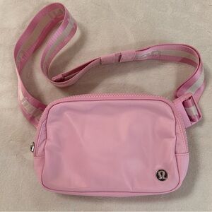 Lululemon Everywhere Belt Bag